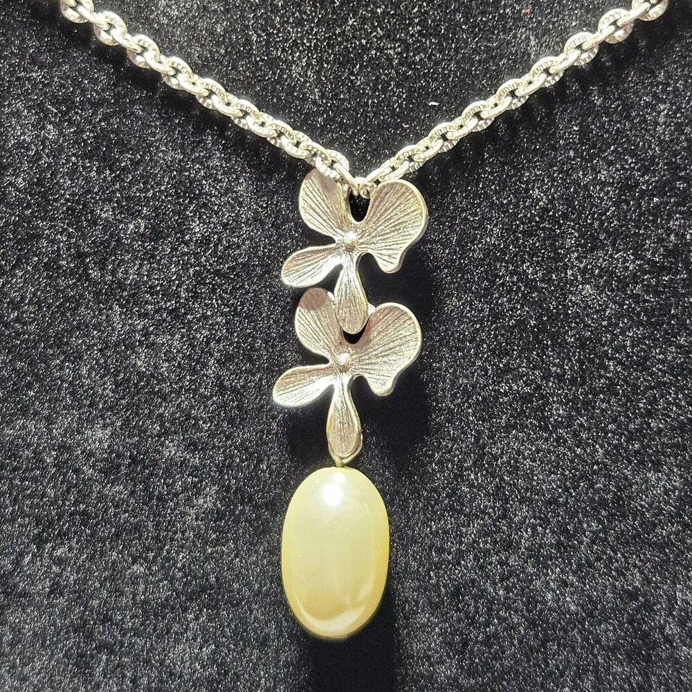 SAO Silver Tone Flower Faux Pearl Necklace 16" 3" Extender